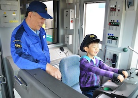 運転席体験の様子