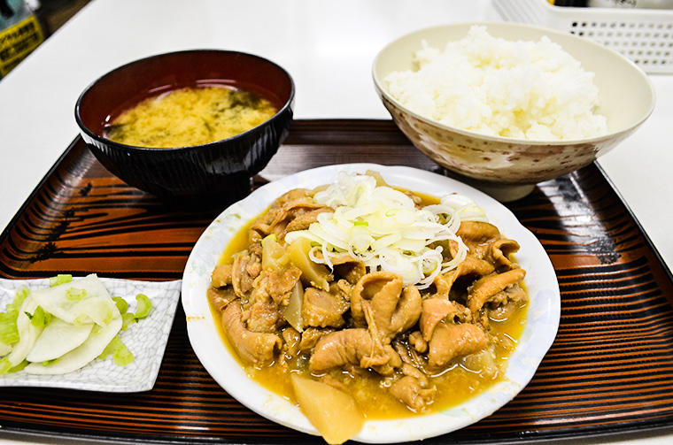 川口オートレース（もつ煮定食）